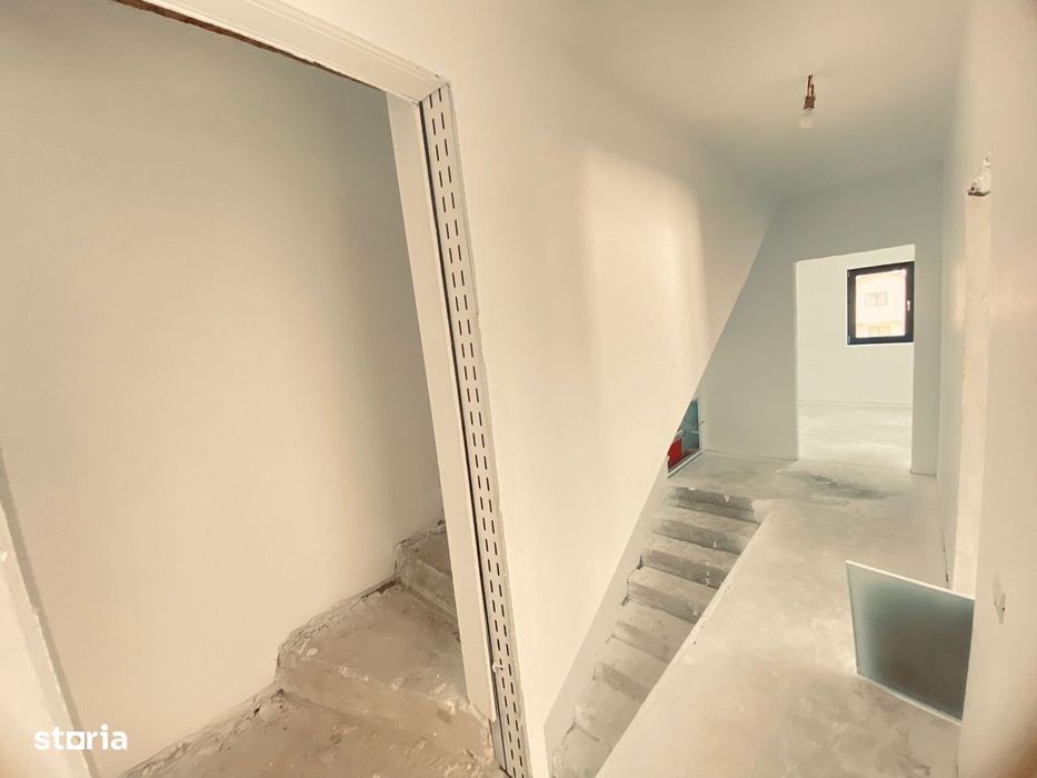 Duplex cu 4 camere si mansarda. Curte 250 mp. Comision 0