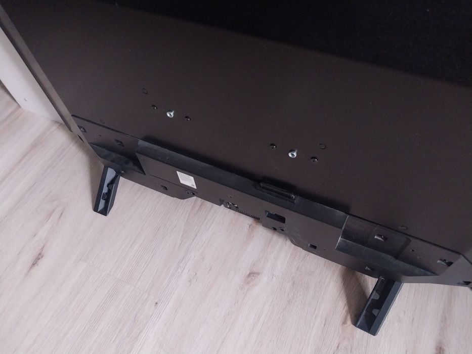 Смарт телевизор Sony 101см. С кронштейном.