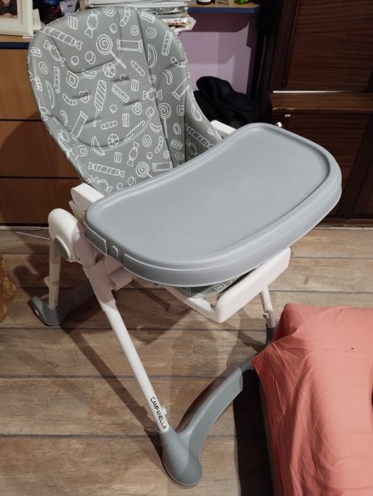Продавам детско сгъваемо  столче за хранене