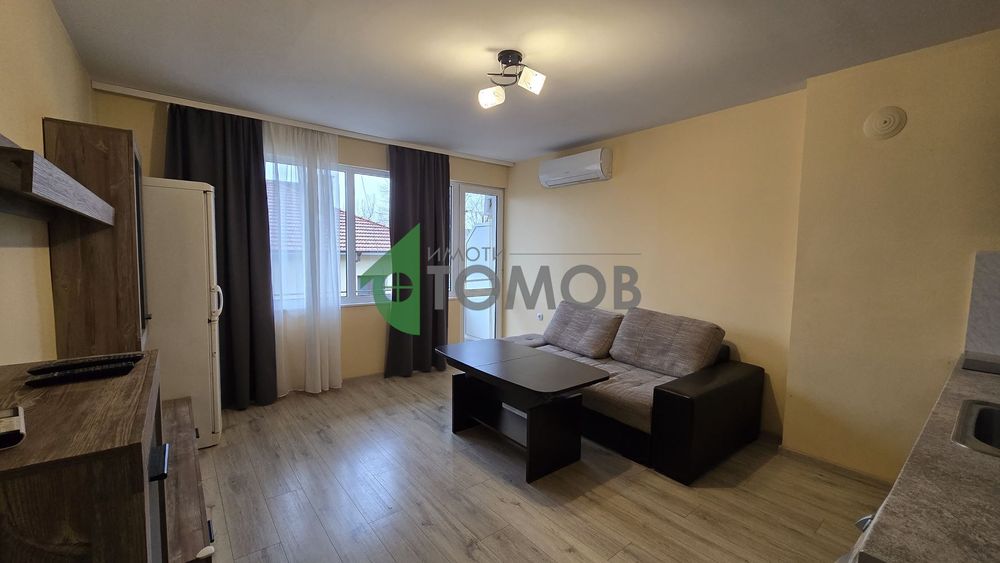 Топъл двустаен апартамент в Центъра на града