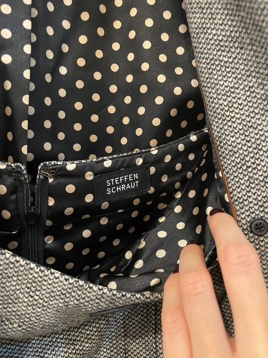 Costum dama vesta + fusta scurta, 50% lână mărime 40