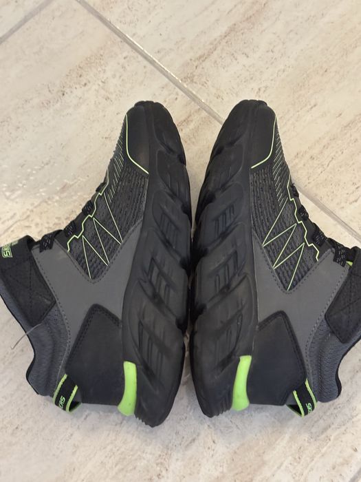Ghete adidas si skechers 32