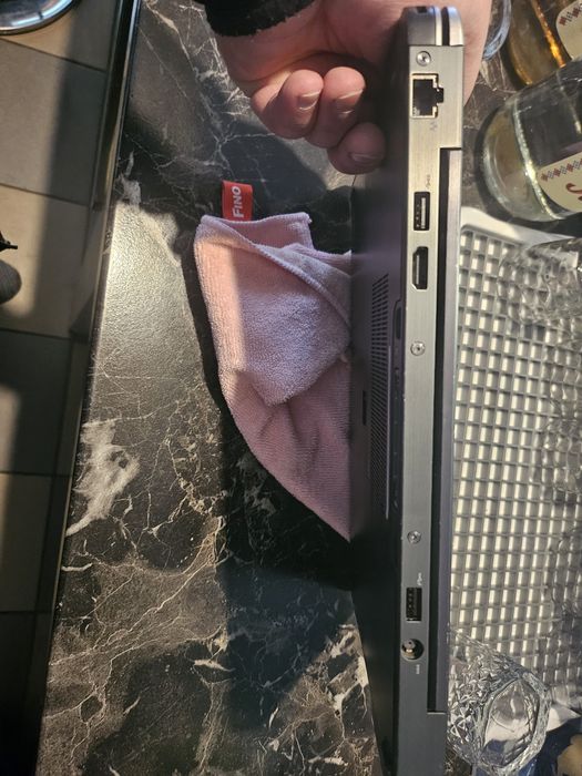 Vând MacBook pro