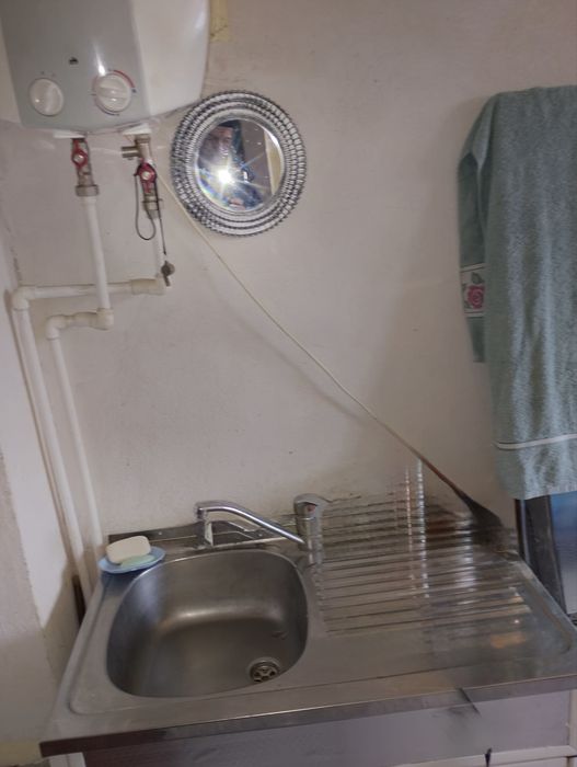 garsonieră  – aproape de centru, cu baie proprie. CM5