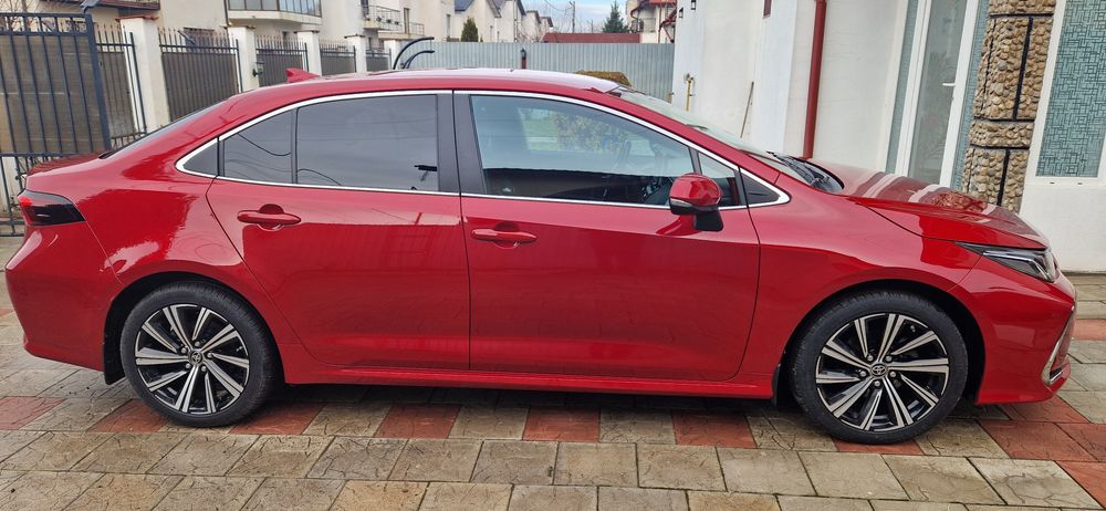 Toyota Corola Hybrid Sedan Exclusive