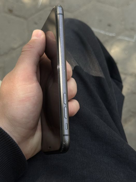 iPhone 11, 85%, целка