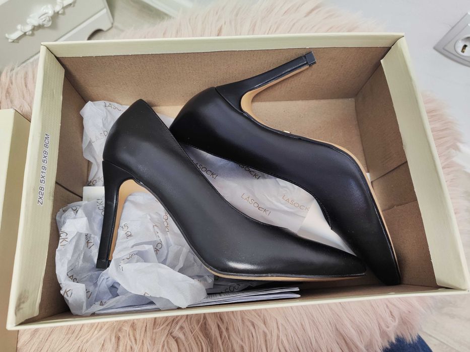 Нови обувки Lasocki