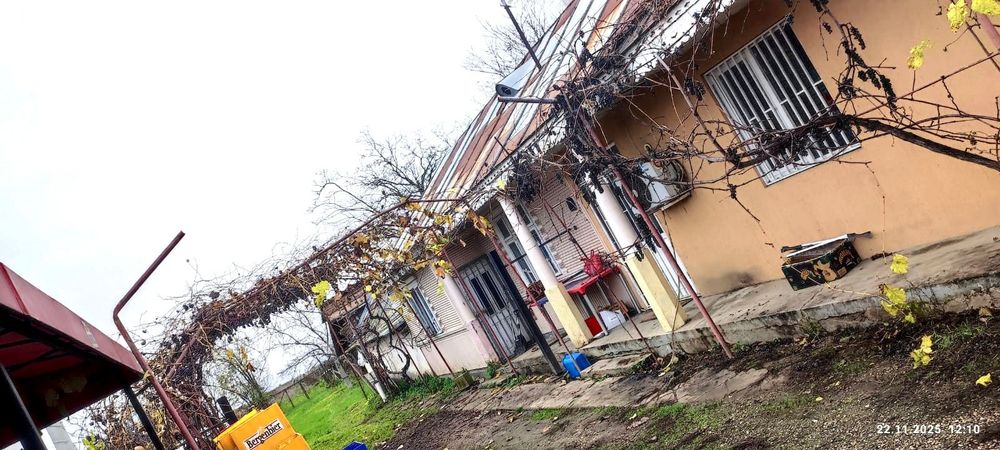 Casa+spațiu comercial,stradal