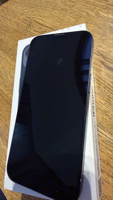 Продам iPhone 13 128 GB Midnight