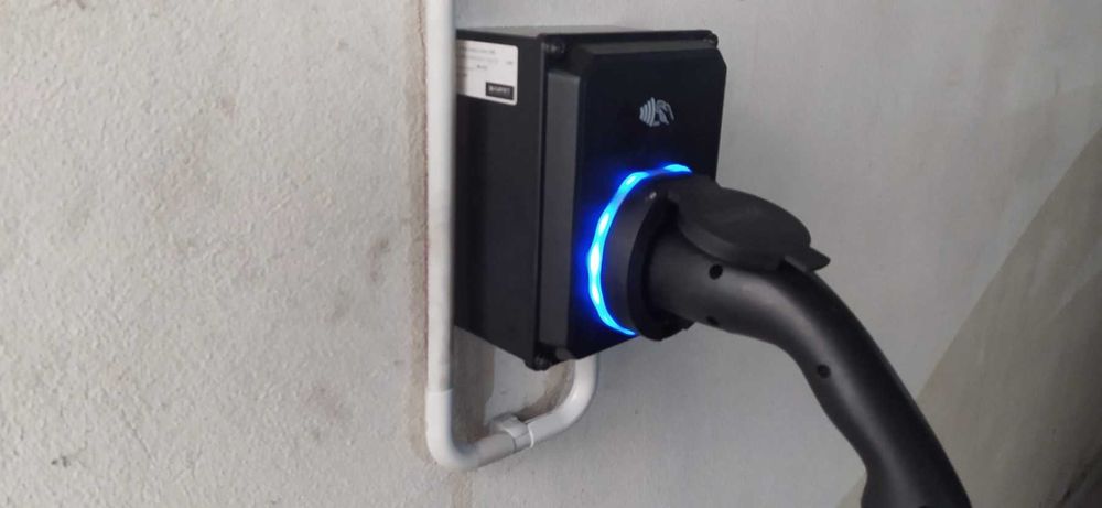 Зарядна станция модел EVS 3,6 - 22 KW с контакт тип 2