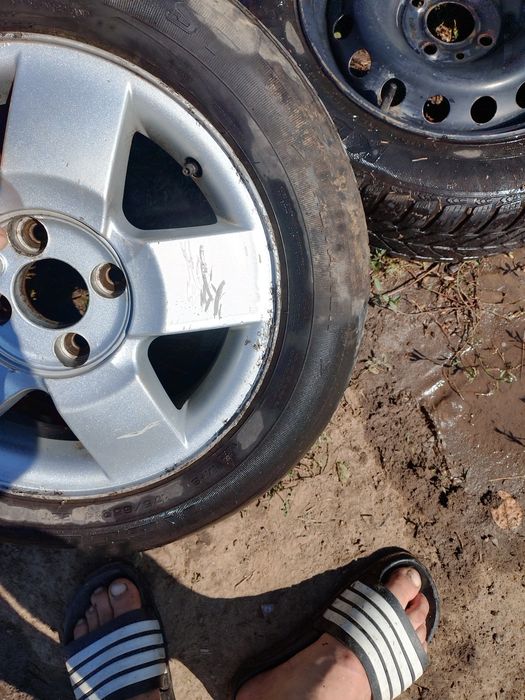 Janta aliaj Renault clio 2  una de tabla noua una de mercedes  buna