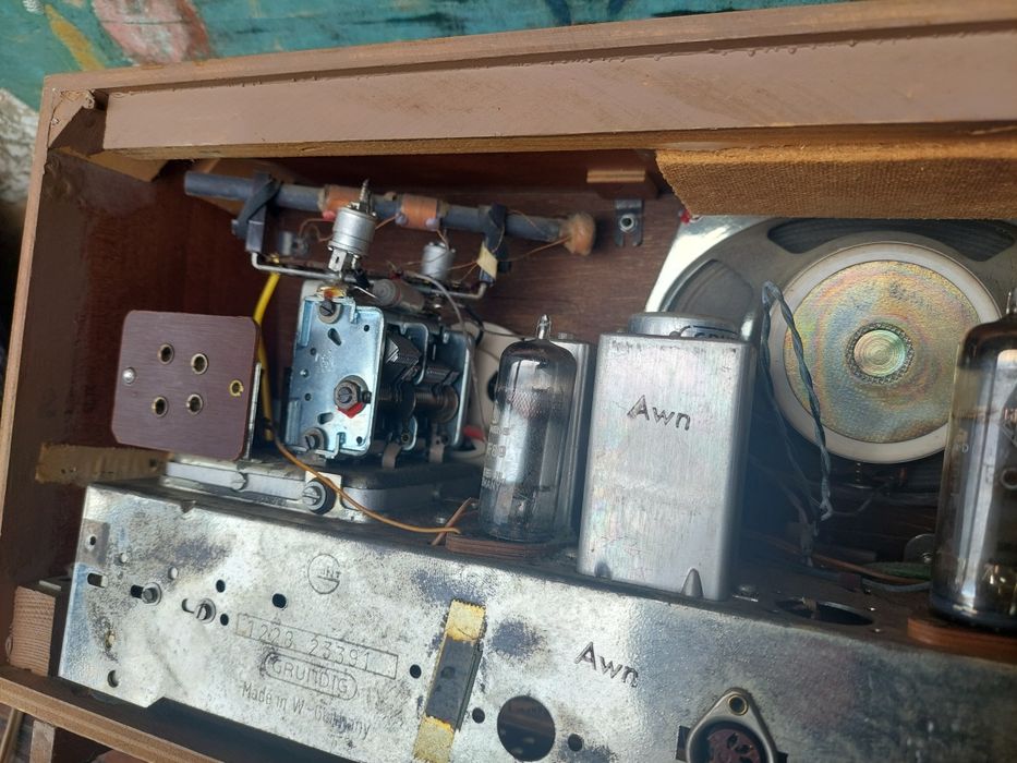 Aparat radio German,marca Grundig în perfecta stare de functionare.