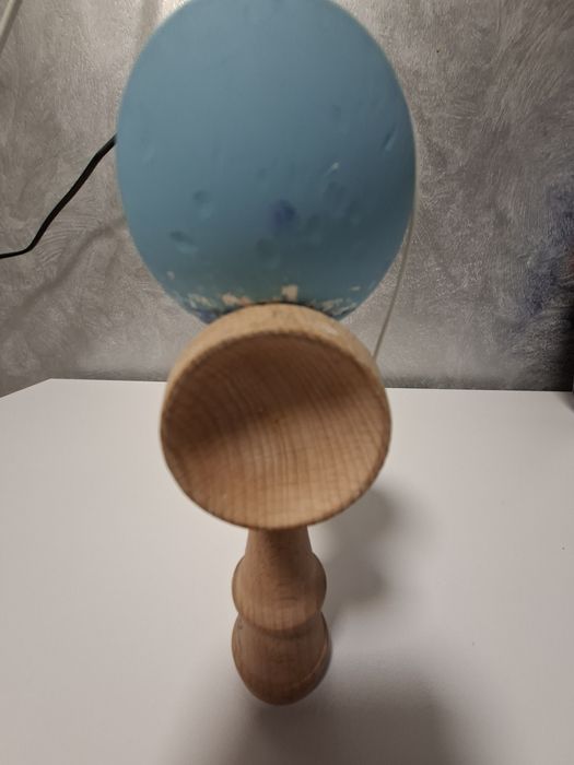 Kendama albastra