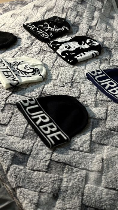 Стильные шапки 100% Burbery!