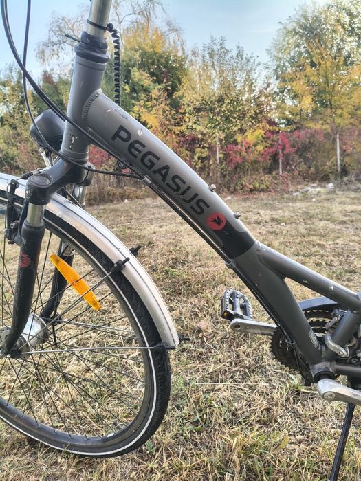 Bicicleta Pegasus trekking, cu portbagaj și apărători