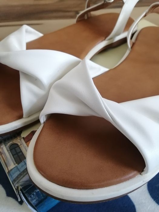 Продам женские сандали