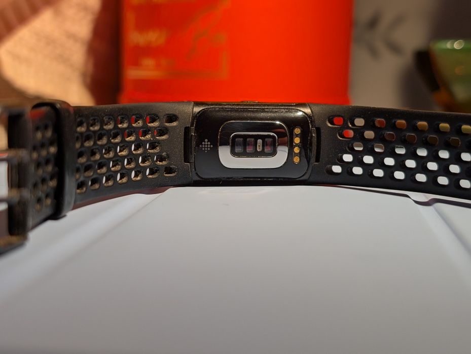 Fitbit Charge 6 negru, sport loop band