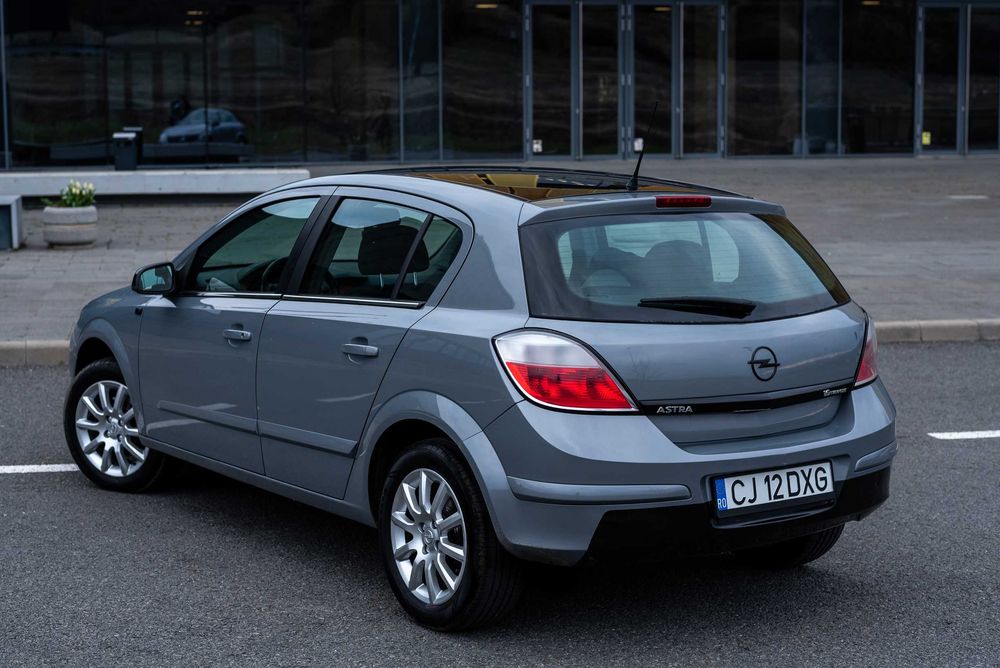 OPEL Astra 2004 — imagine 3