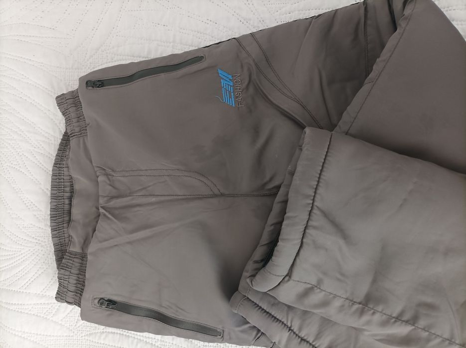 Продам свитер , брючки  утеплённые на мальчика