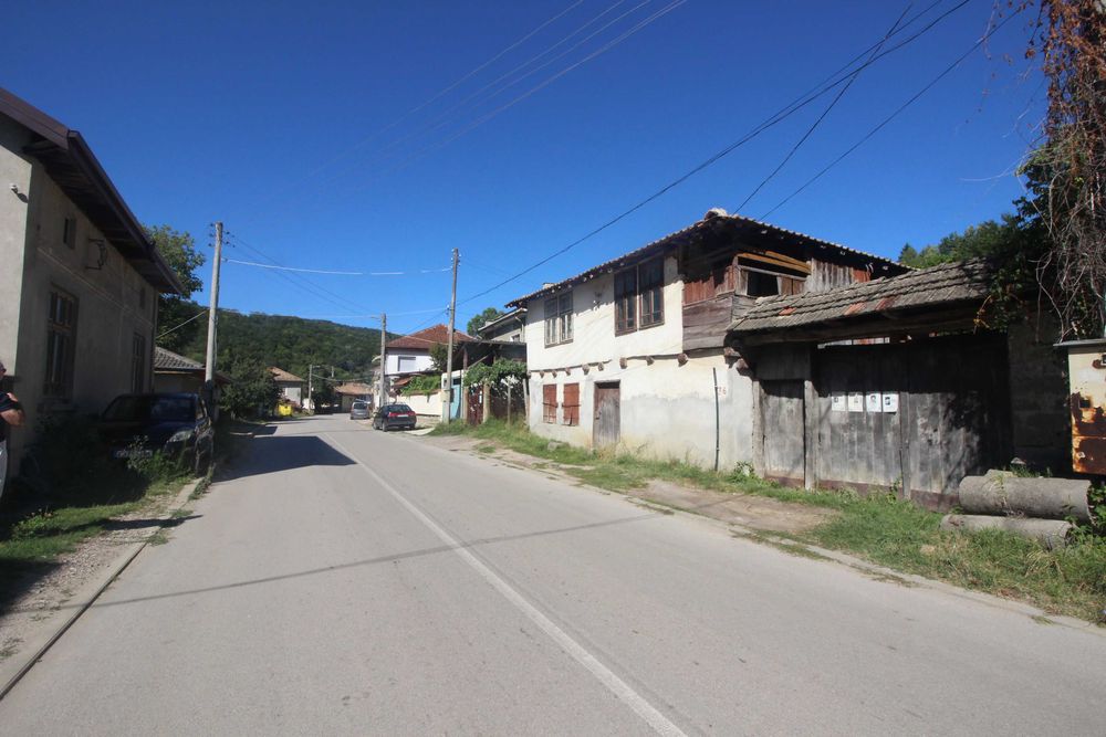 Къща с парцел в кв. Гачевци, общ. Габрово