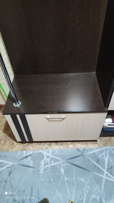 Продам прихожую .