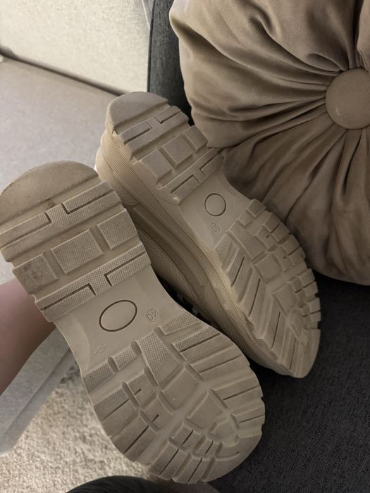 Бежови Боти DARIS