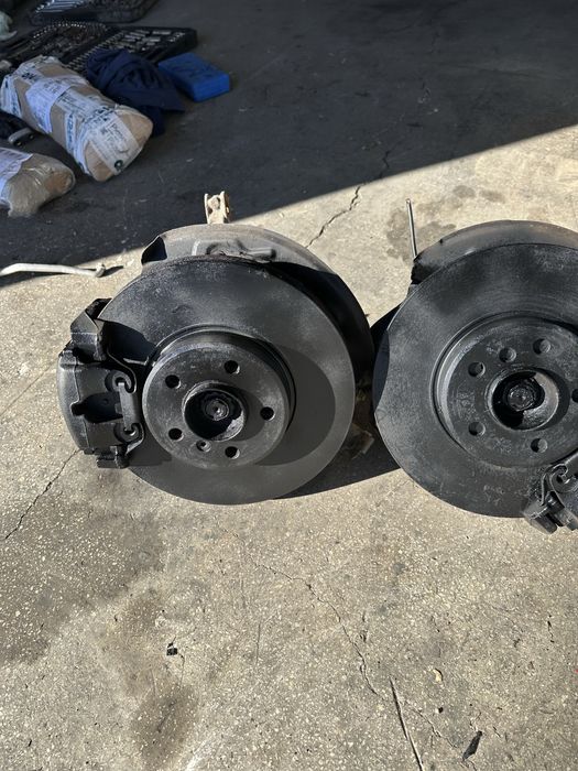 Fuzeta stanga fata BMW X5 E53 fuzeta dreapta fata BMW X5 E53