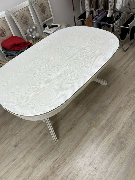 Продается очень качественный и дорогой стол