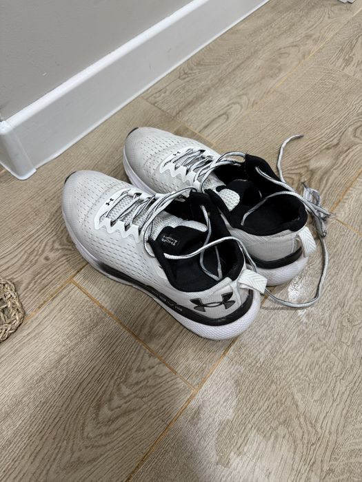 Кроссовки белые мужские