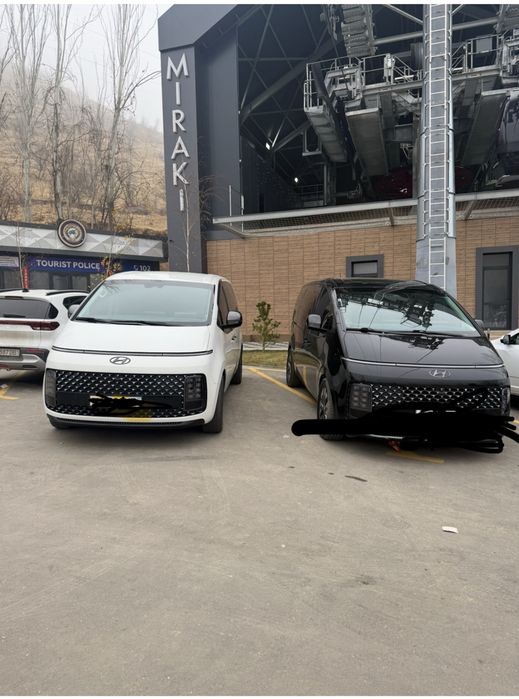 Hyundai Staria хизмати трансфер