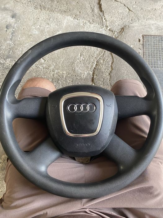 Vand volan Audi A4 B8 fara comenzi