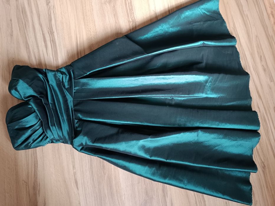 Уникална официална рокля за поводи. Размер М-Л,