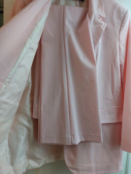 Продам костюм женский