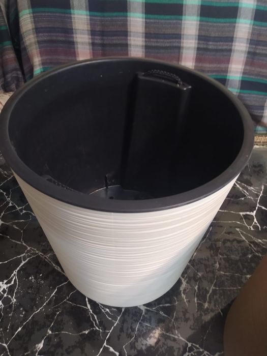 Продам кашпо (для цветов)