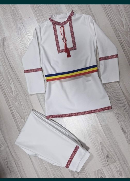 Costum popular pentru băieți