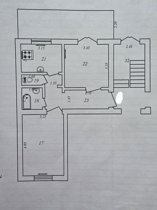 Продам квартиру на 1 этаже,1 линия у дороги. Улица Ифтихор,центр плова