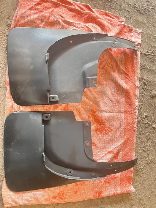 Продам брызговики Лексус 570