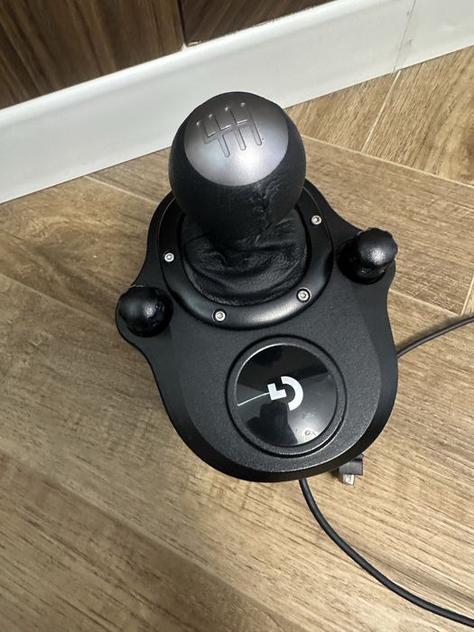 Продам игровой  руль