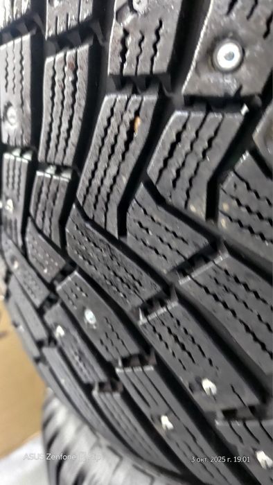 Continental IceContact 3 285/60 R18