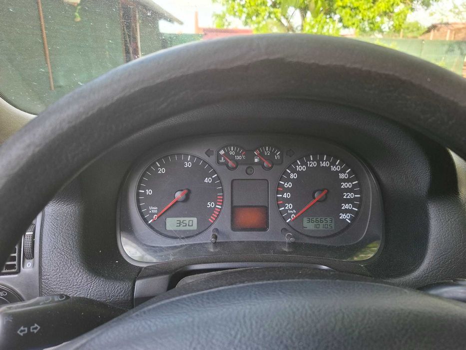 VOLKSWAGEN Golf 2002 — imagine 5