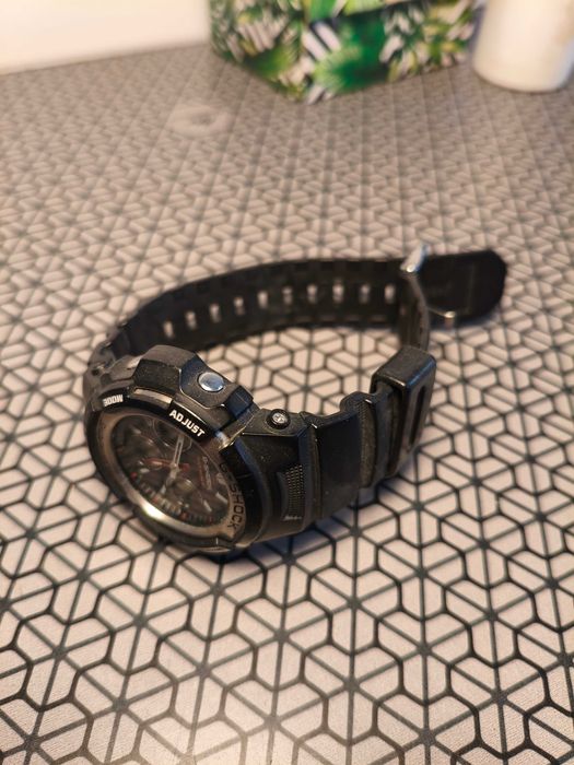 Casio G shock часовник AWG-M100-1A