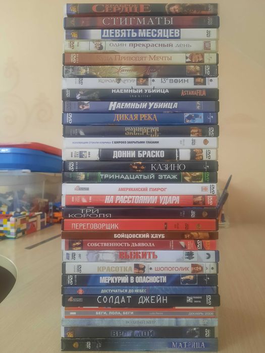 Подборка фильмов из 90-ых на дисках DVD