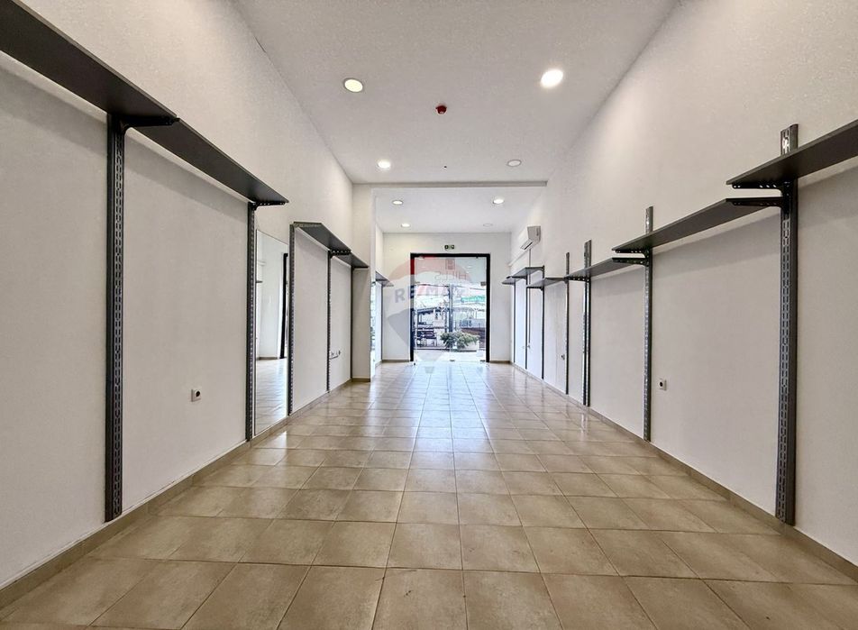 Продава се Магазин в к.к. Златни пясъци - 78 кв.м за 1550 €/кв.м - Снимка #3