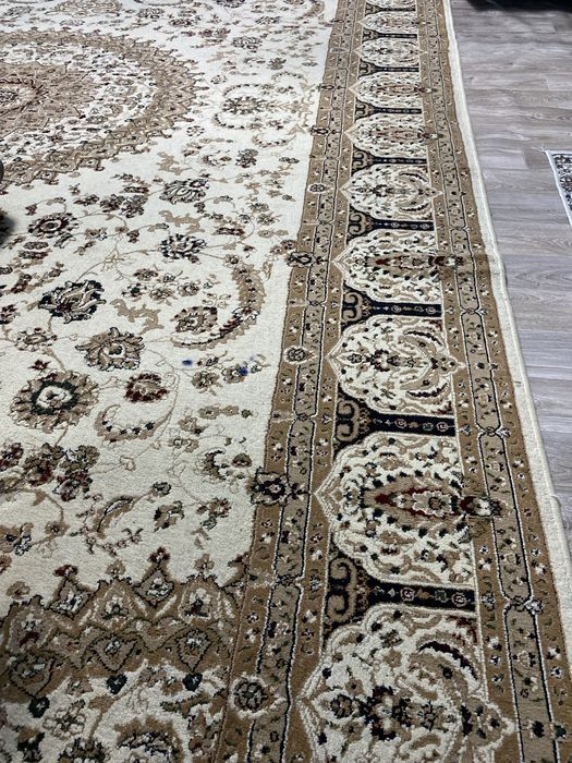 Продам ковер хороший