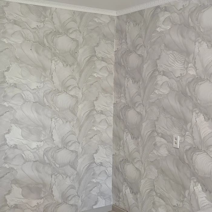 Поклейка обоев и галтели