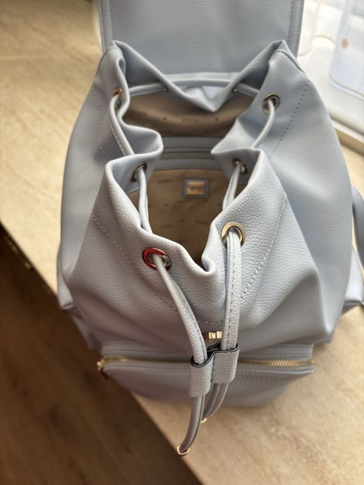 Дамска раница Guess