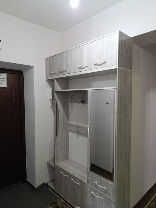 Квартира сотилади 3 хонали. Сергели метро  ёнида