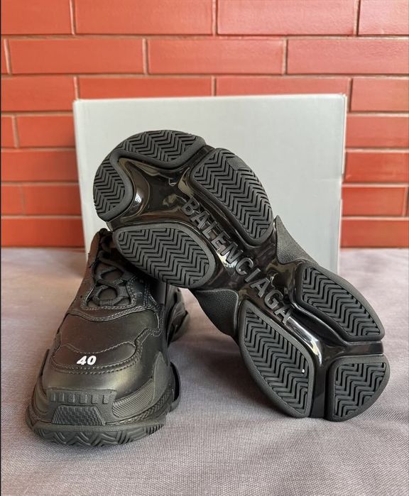 Adidasi balenciaga triple s black lucios
