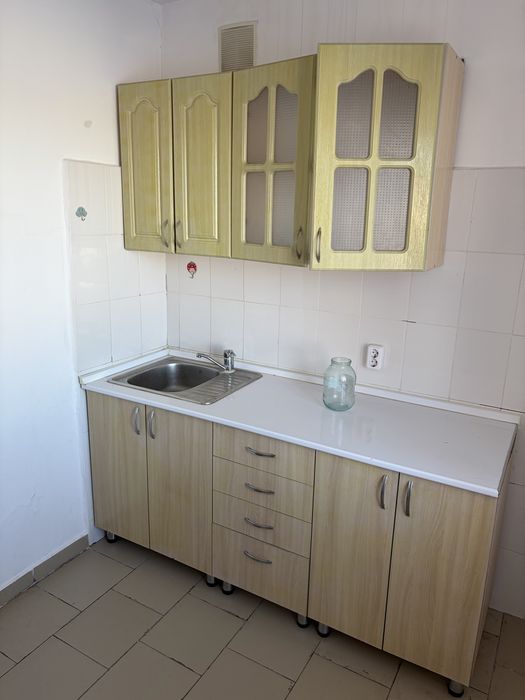 Продается двух ком. квартира мкр конырад