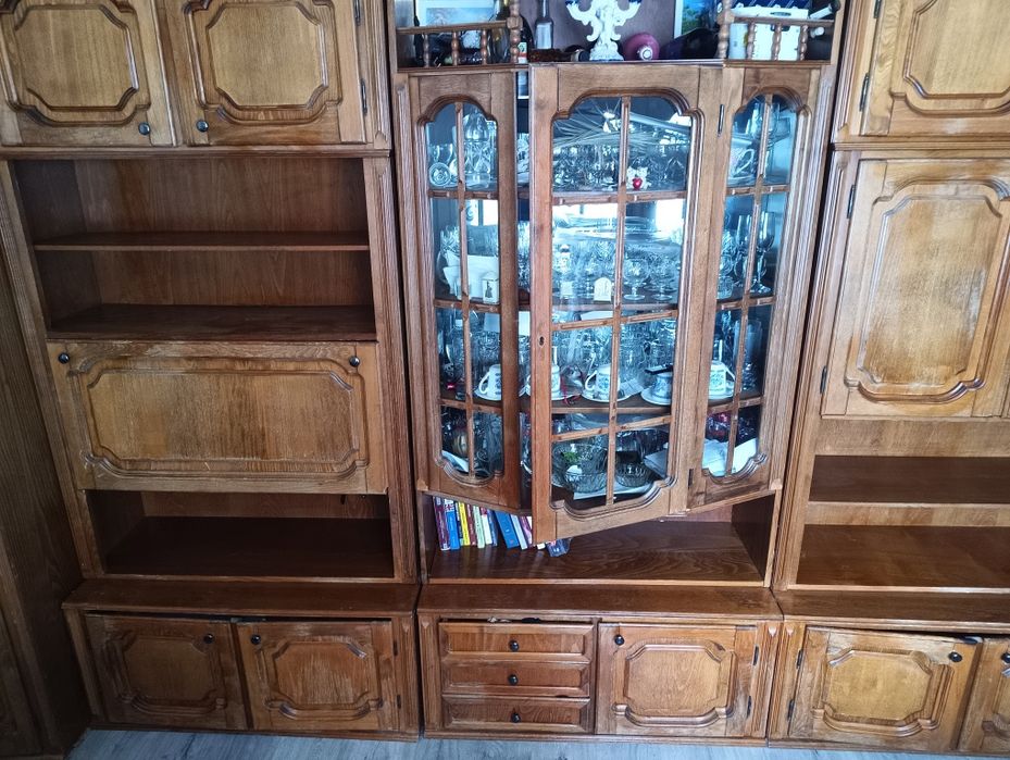 Mobilier lemn masiv foarte frumos facut